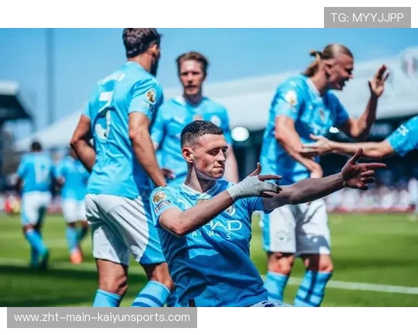 福登25岁158天创曼城队史最年轻英超200场纪录，曼城创造英超最高分夺冠